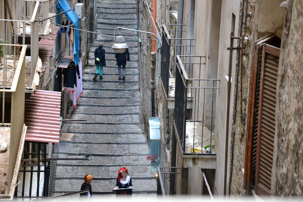 مبيت وإفطار نابولي Napul'Art المظهر الخارجي الصورة